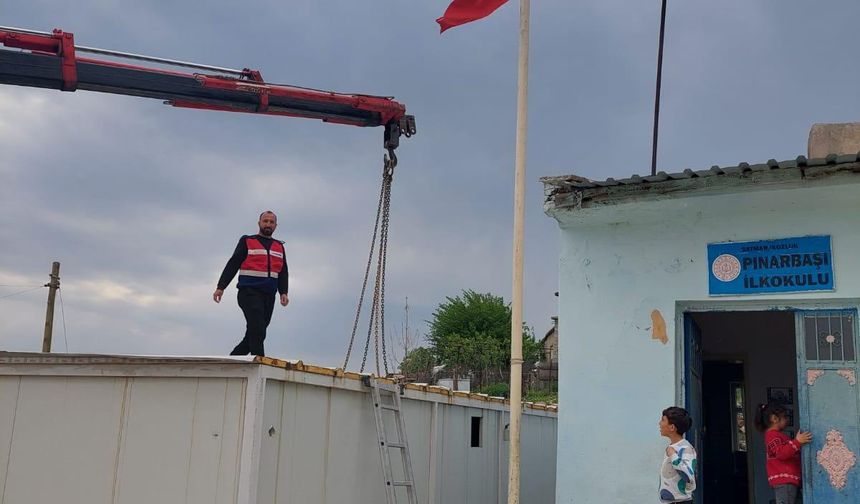 Kozluk'ta Eğitime Destek: 34 Okula 44 Yeni Konteyner
