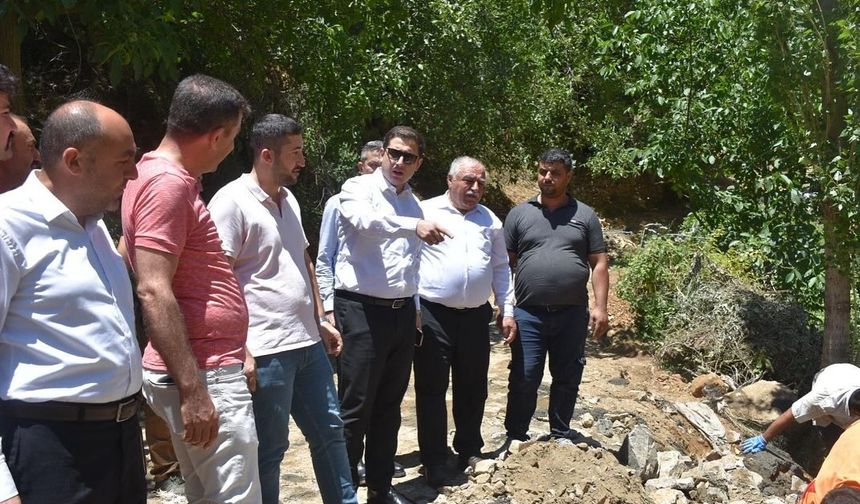 Topluca Köyü’nde İstinat Duvarı Çalışmaları Sürüyor