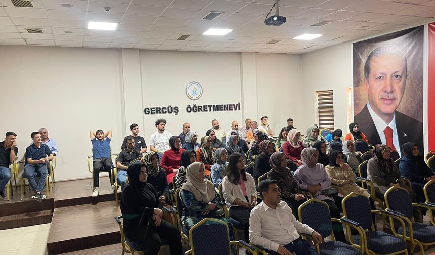 GERCÜŞ’TE İŞ ARAYANLARA YÖNELİK SEMİNER DÜZENLENDİ