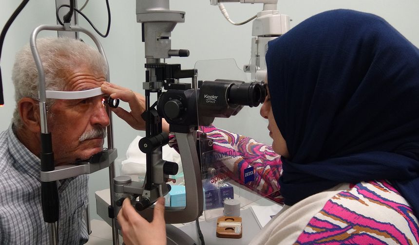 Sigara, göz sağlığını tehdit eden ciddi bir risk faktörüdür