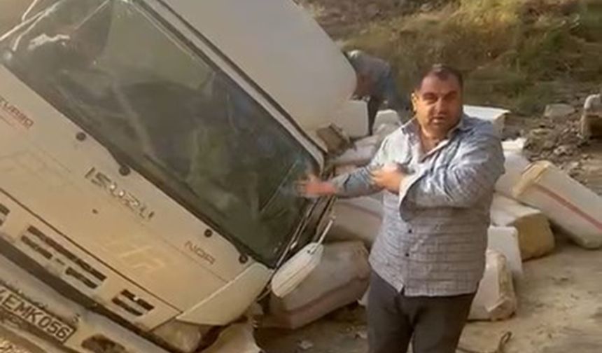 Saman Yüklü Kamyon Devrildi: Sürücü Saatlerce Yardım Bekledi