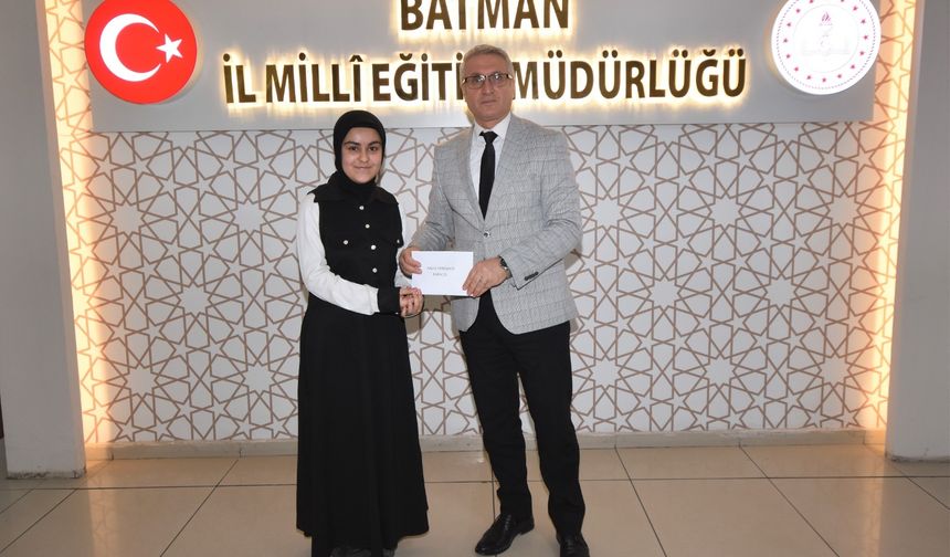 Başarıyla Ezberlediler, Ödüllerini Müdürden Aldılar