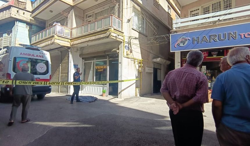 Balkondan düşen yaşlı adam hayatını kaybetti
