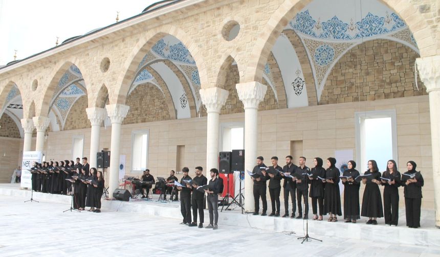 Üniversite camii açılış için gün sayıyor