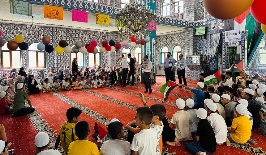 Yaz Kur'an kursunda "Filistin'e Destek" programı düzenlendi