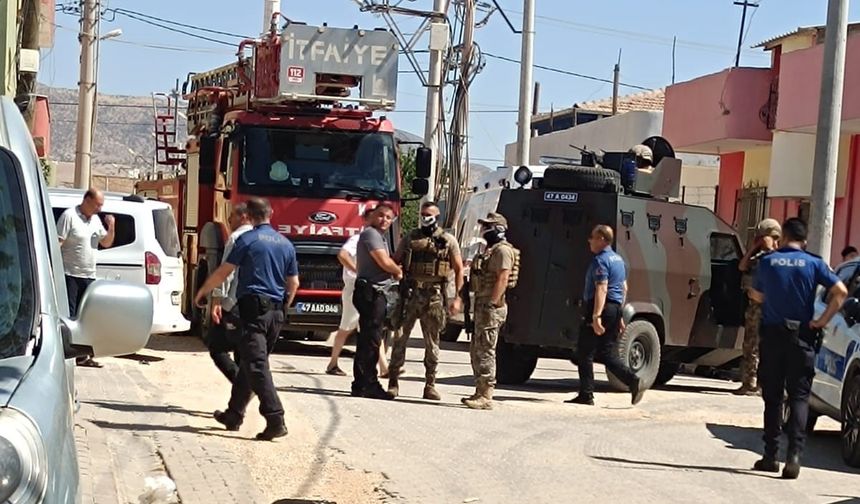 Eşi ve çocuklarını rehin alan şüpheli ikna edildi