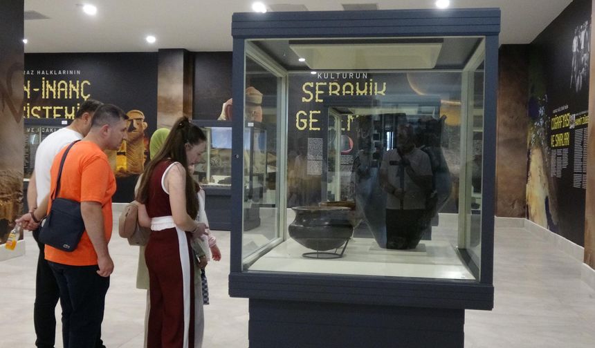 5 bin 500 yıl önceki Karaz kültürüne ait eserler ilk kez sergide