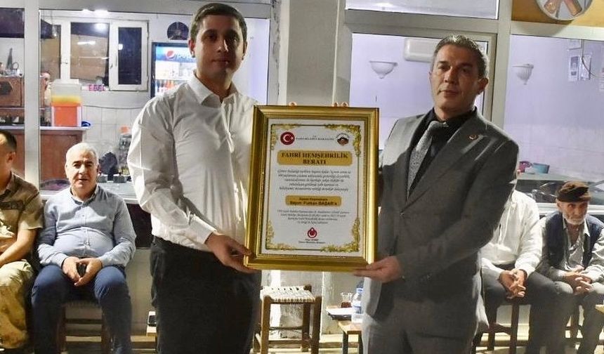 Sason Kaymakamı Furkan Başar’a Fahri Hemşehrilik Beratı