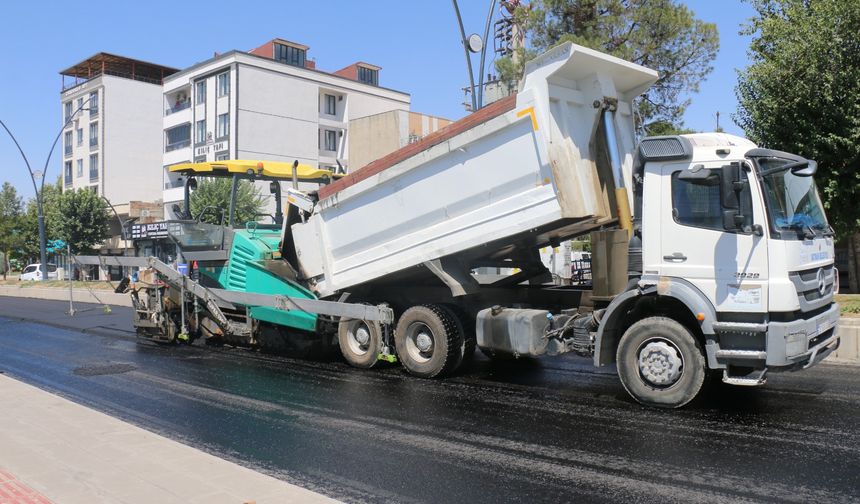 BULVARDA ASFALT ÇALIŞMALARI BAŞLADI