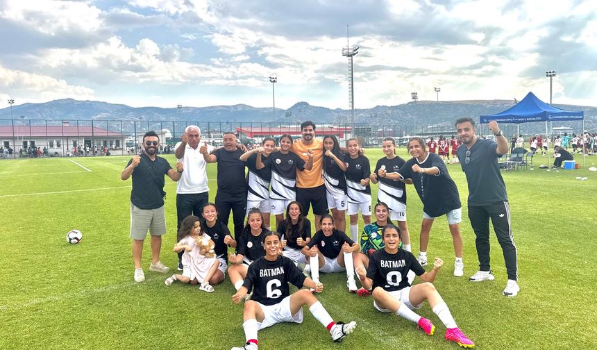 Batman Futbolda Gol Yemeden Çifte Şampiyon Oldu