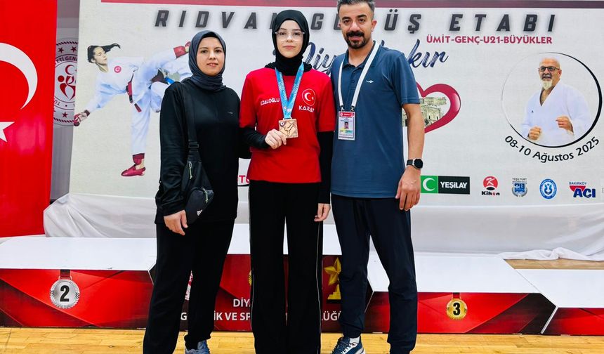 Karate Türkiye Şampiyonasından Dereceler Geldi