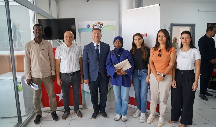 Rektör Demir Yeni Kayıt Yaptıran Öğrencilerle Buluştu