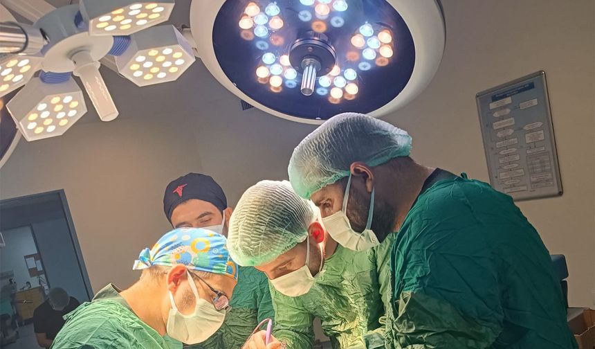 Viranşehir Devlet Hastanesi’nde başarılı rektum kanseri ameliyatı