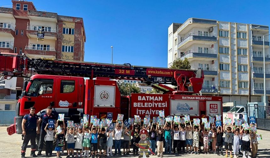 Batman’da Minikler 'İtfaiyeciler Haftası'nı Kutladı