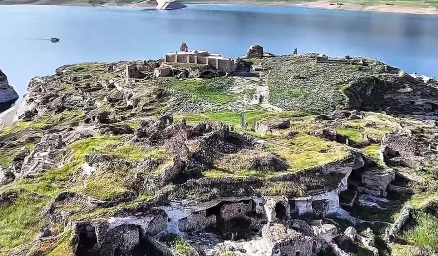 Hasankeyf'te Şaab Vadisi ve Küçük Saray ilgi çekiyor