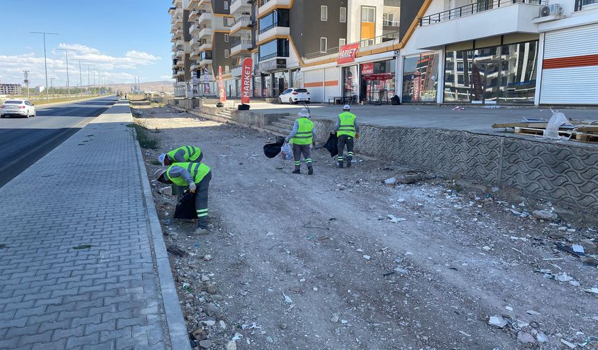 ÇEVRE YOLLARINDA KAPSAMLI TEMİZLİK ÇALIŞMASI