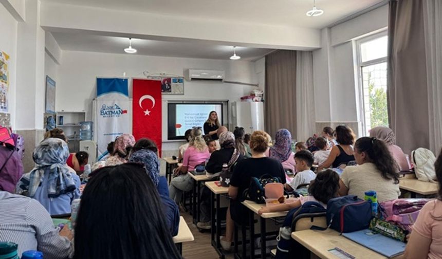 Batman'da 'Ebeveyn Okulu Projesi’ ile Mahremiyet Eğitimi verildi