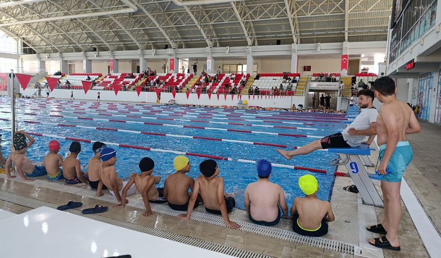Gençlik ve Spor Okullarıyla Tesisler Cıvıl Cıvıl