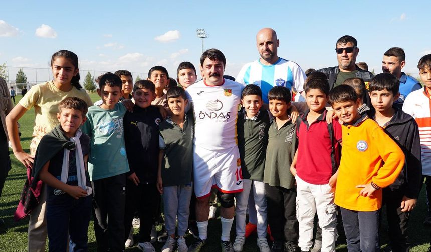 Beşiri’de Coşkulu Cumhuriyet Bayramı Maçı