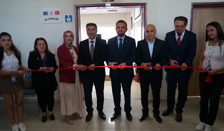 Avrupa Birliği Dersliği Kurdele Kesme Töreniyle Açıldı