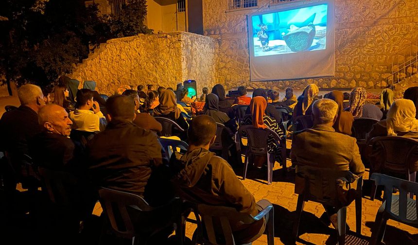Köy Meydanı Bu Kez Perdeye Açıldı