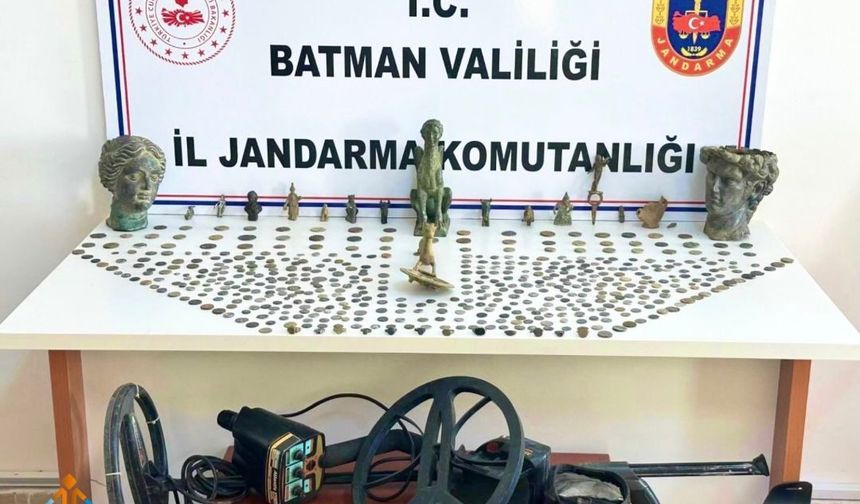 Batman’da Tarihî Eser Kaçakçılığına Darbe: 802 Sikke ve Antik Eserler Ele Geçirildi!