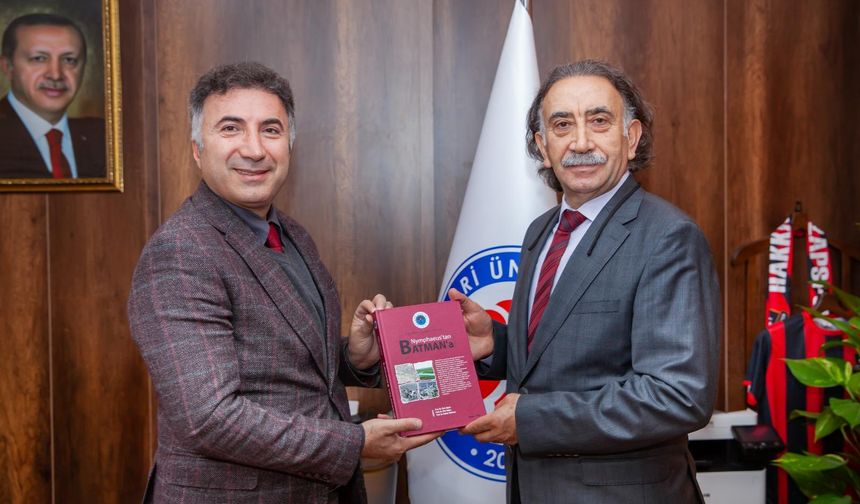 Rektör Demir, Hakkari Üniversitesi'ndeydi