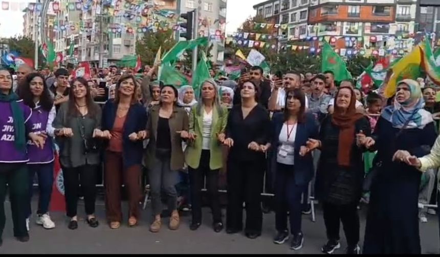 DEM Parti Mitingine Yoğun İlgi