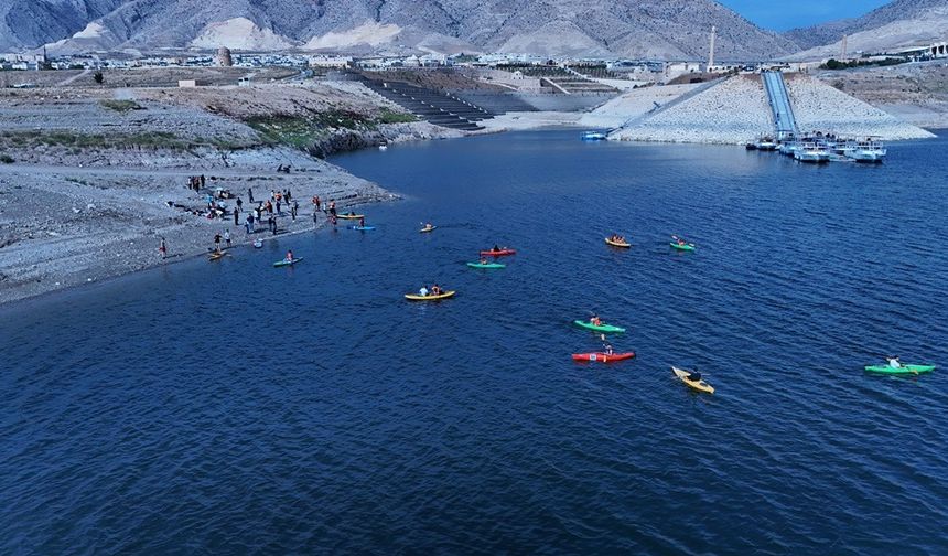 Tarihin Kalbinde Suya Açıldılar: Öğrenciler Hasankeyf’te Kano ve SUP Heyecanı Yaşadı