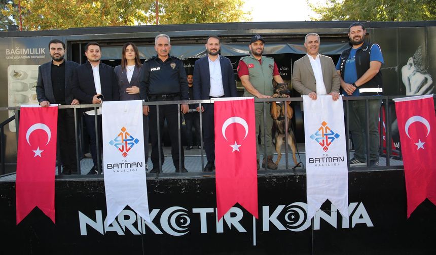 Mobil Narkotik Aracı Vatandaşla Buluştu, İl Başkanı Şahsi Kararlılık Mesajı Verdi