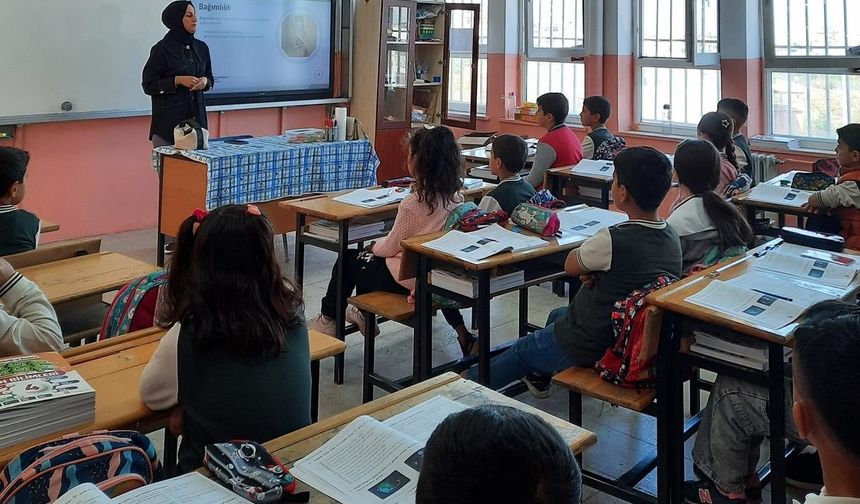 Beşiri’de Öğrencilere Teknoloji Bağımlılığı Farkındalık Eğitimi Düzenlendi
