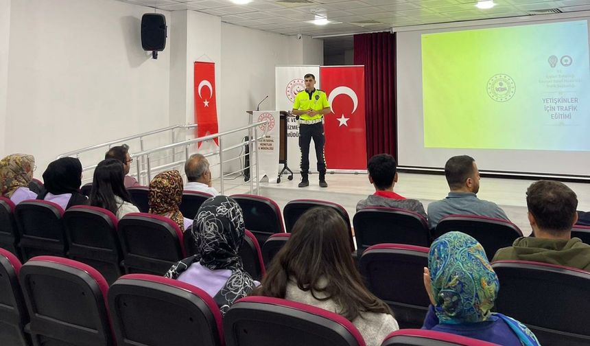Engelli Yaşam Merkezi Personeline Trafik Güvenliği Eğitimi