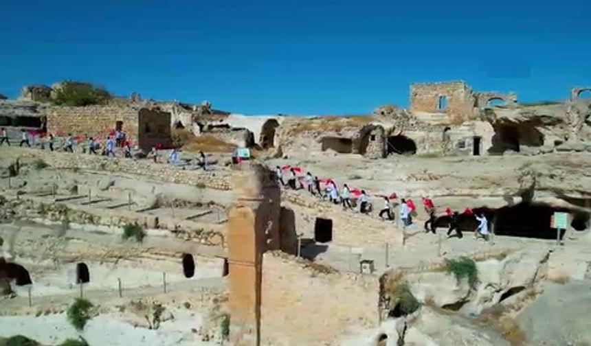 Hasankeyf'te Cumhuriyet’in 102'nci yılı Kareografisi