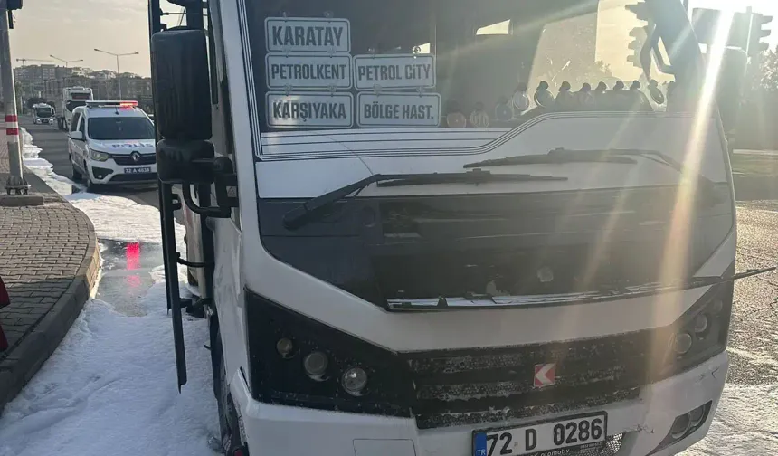 Batman'da seyir halindeki şehiriçi Minibüs’ünde yangın paniği
