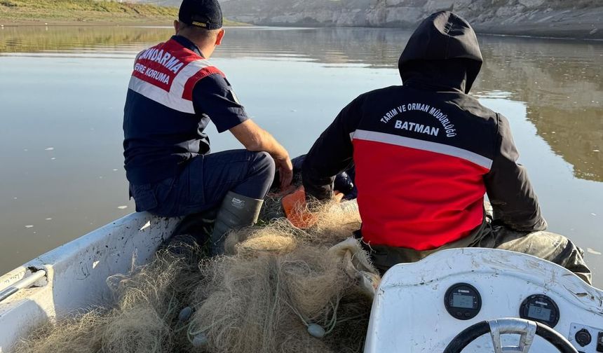 Batman’da Kaçak Balık Avına Geçit Yok: 10 Bin Metre Yasadışı Ağ Ele Geçirildi