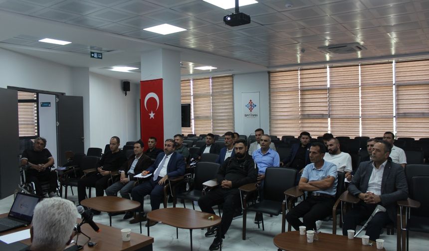 Proje Ofisi’nden Derneklere Fon ve Hibe Kaynakları Eğitimi