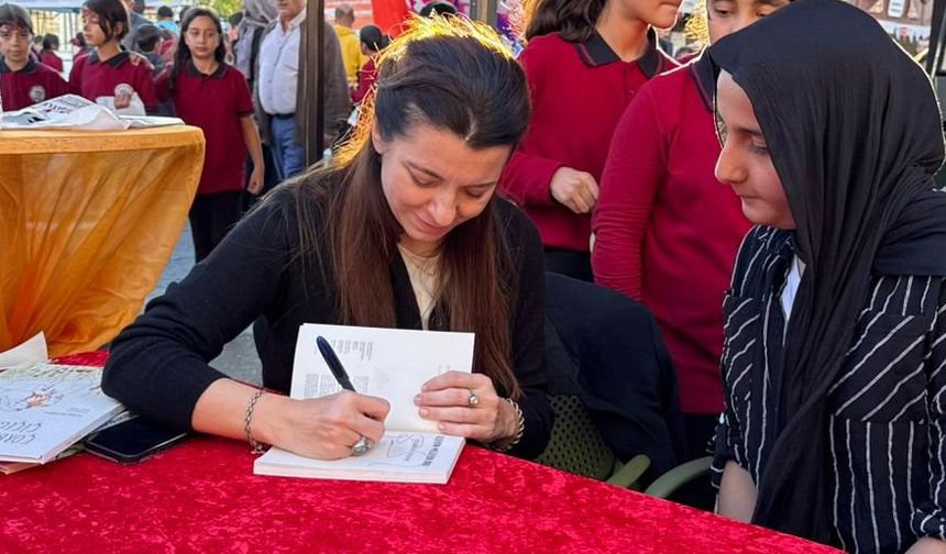 Batman 8. Kitap Fuarı’nda Şermin Yaşar Rüzgârı