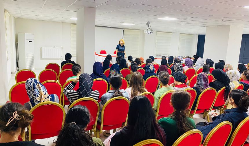 Yeni Öğrencilere "Uyum Programı" Morali