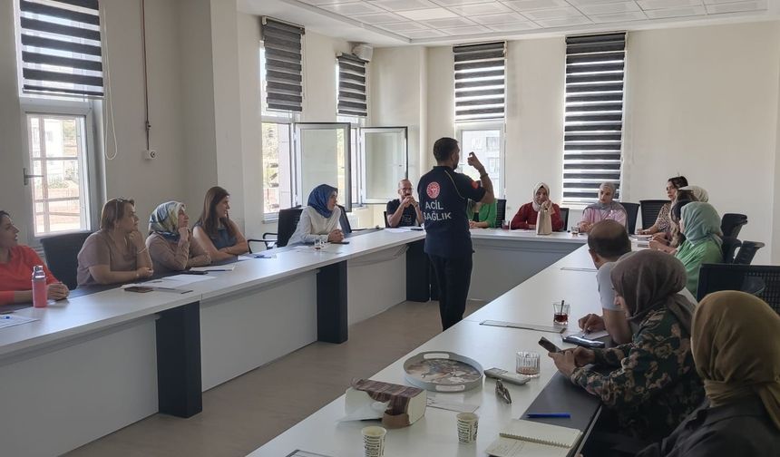 Tılmerç Sağlıklı Hayat Merkezi Personeline İlk Yardım ve CPR Eğitimi