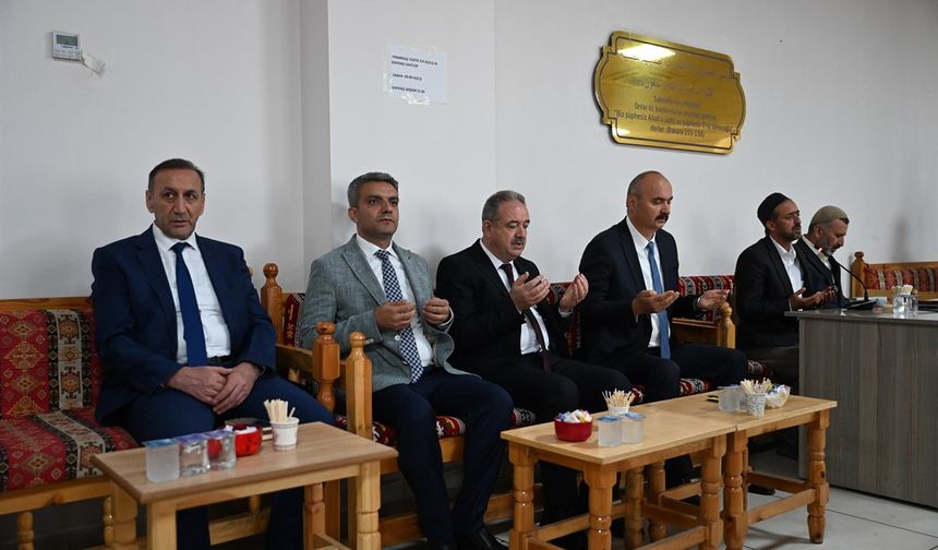 Vali Canalp, Kore Gazisi Cemil Öner’in Taziyesinde