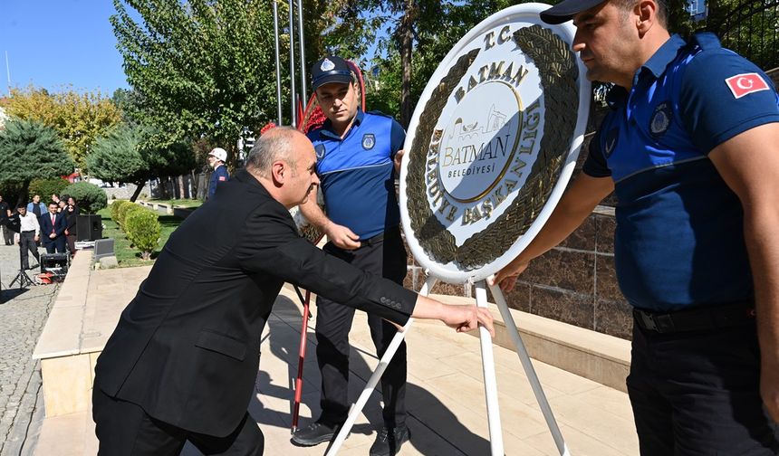 Atatürk Anıtı’nda Saygı ve Gurur Dolu Tören