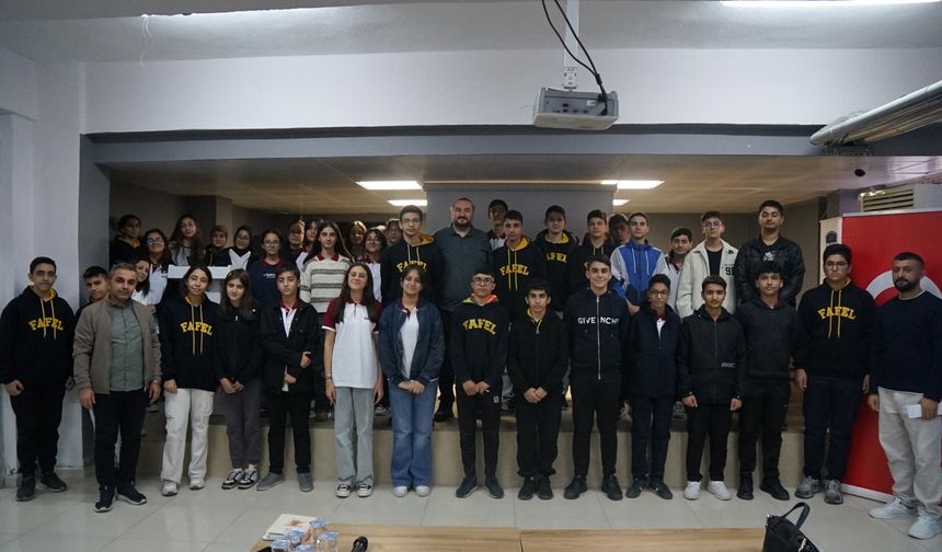 Batman Üniversitesi’nden Gençlere Görünmeyen Bilimin Kapılarını Aralayan Etkinlik