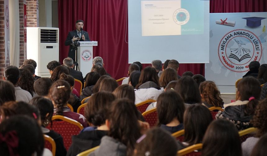 Gençler, maneviyat ve başarı yolculuğuna davet edildi