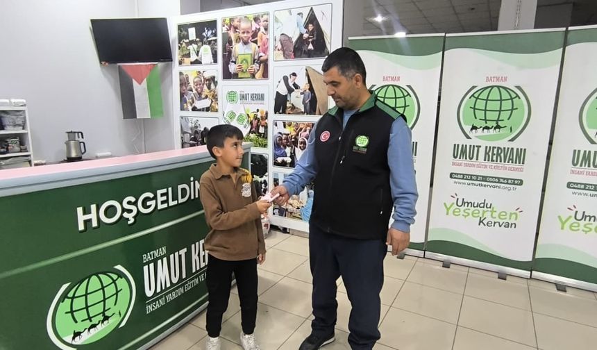 Bursunun İlk Parasını Gazze İçin Bağışladı