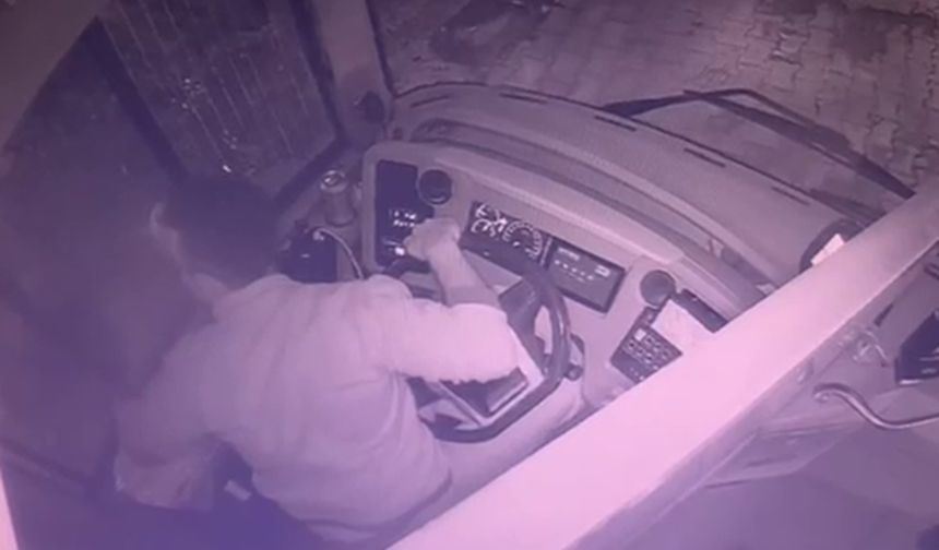 Trafikte yolcu otobüsü sürücüsüne silahla ateş açıldı