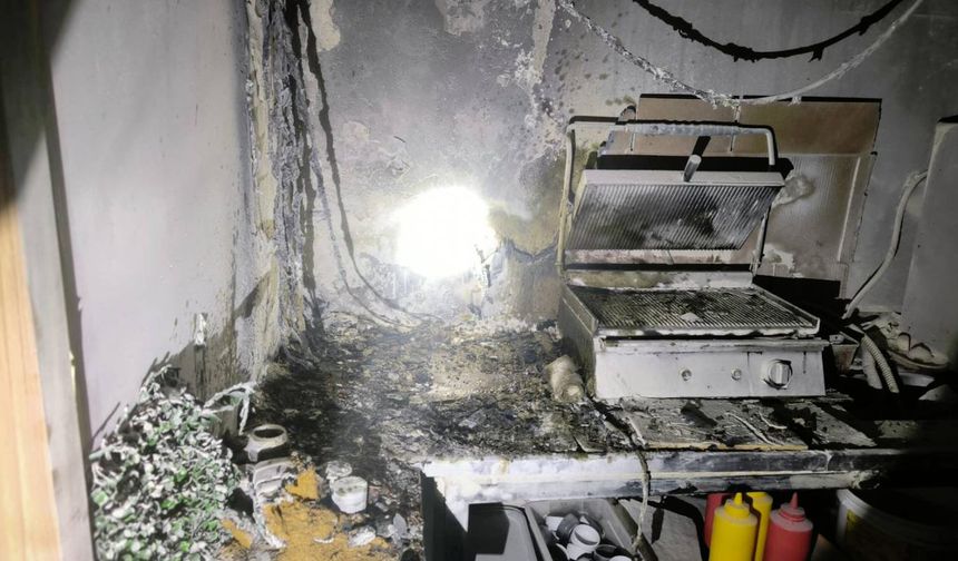 Kafenin Mutfağında Çıkan Yangın Paniğe Neden Oldu