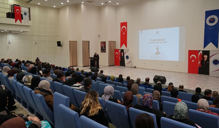 ‘Önce Ben Değil, Önce Sen’ Konferansı Yoğun İlgi Gördü