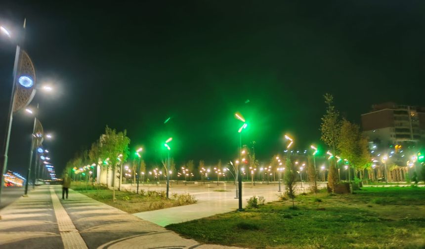 Aydınlatma Çalışmaları İle Parklar Daha Güvenli