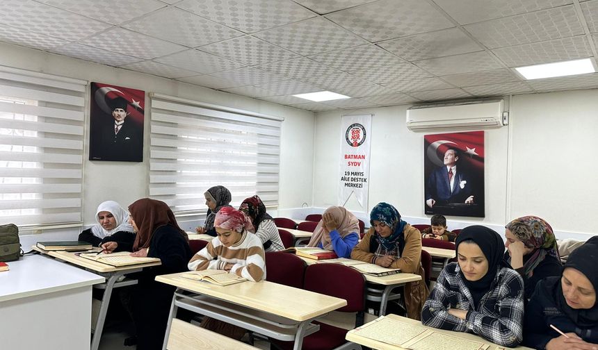 Batman’da Kadınlar Manevi Eğitimde Buluşuyor