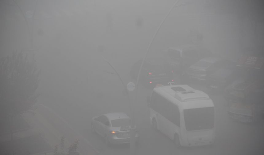 Batman'da yoğun sis: Görüş mesafesi metreleri buldu